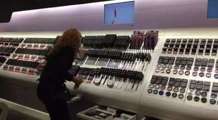 疫情闭店,化妆品业绩增长的关键是激活导购线上营销力!