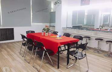 让自己优秀起来才能无坚不摧被生活温柔以待